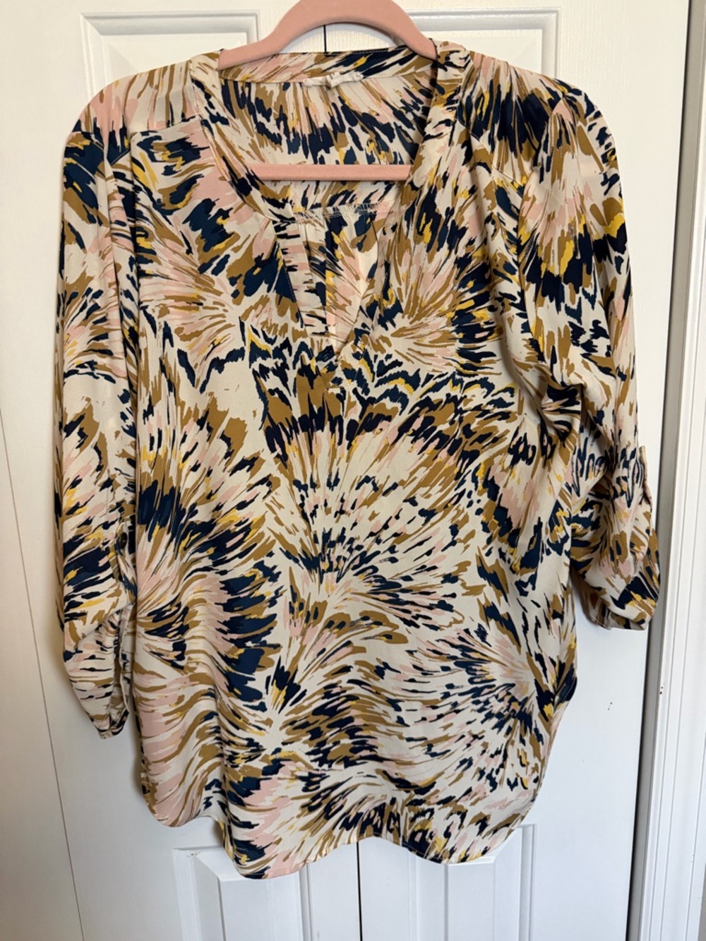 Women's Cream Abstract Print V-Neck Blouse Large